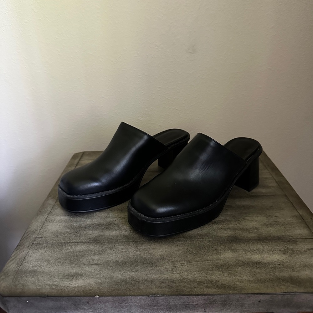 OAK + FORT Black Leather Platform Mule Heels